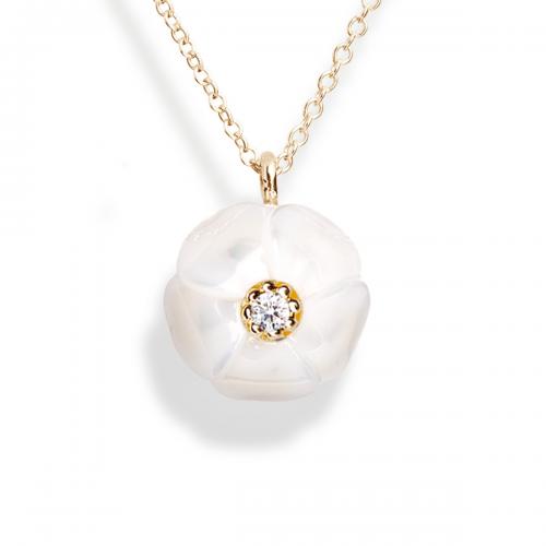 Momento Plumeria Hand-carved Freshwater Pearl Pendant with NFC for Iphone 7 and newer